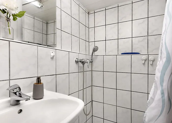 Sleep And Go Bed & Breakfast